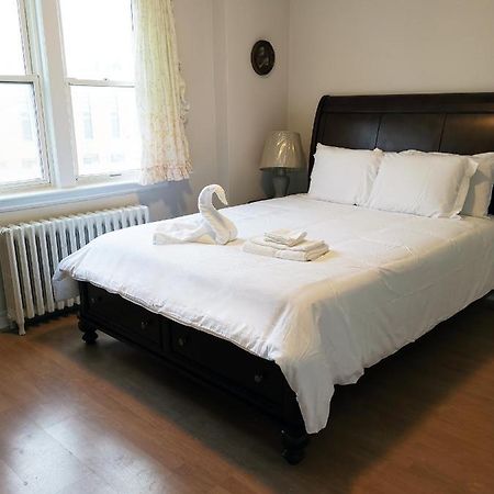 토론토 Cozy Private Rm Heart Of North York Free Parking Full Kitchen Close To Downtown 아파트 외부 사진