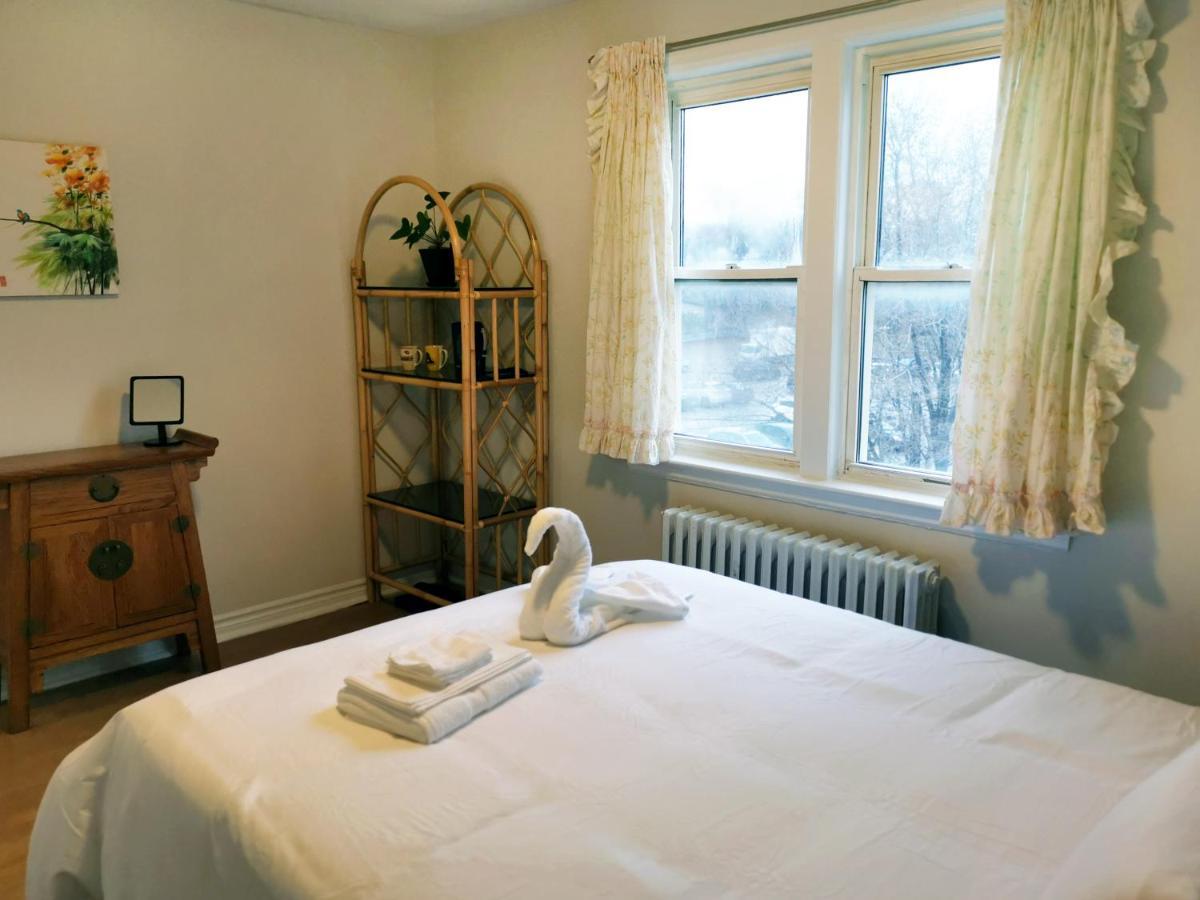 토론토 Cozy Private Rm Heart Of North York Free Parking Full Kitchen Close To Downtown 아파트 외부 사진