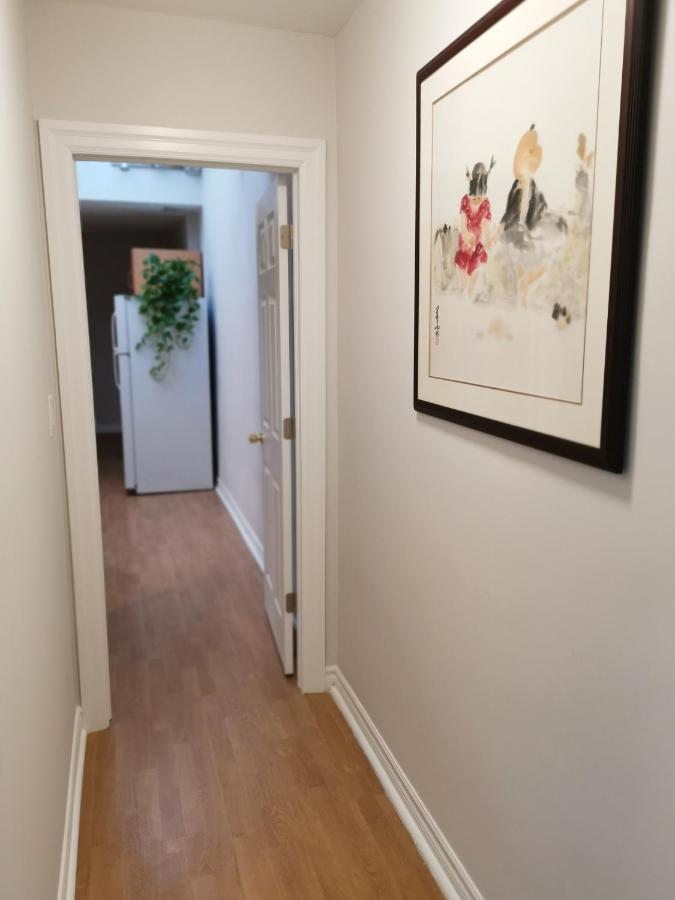 토론토 Cozy Private Rm Heart Of North York Free Parking Full Kitchen Close To Downtown 아파트 외부 사진