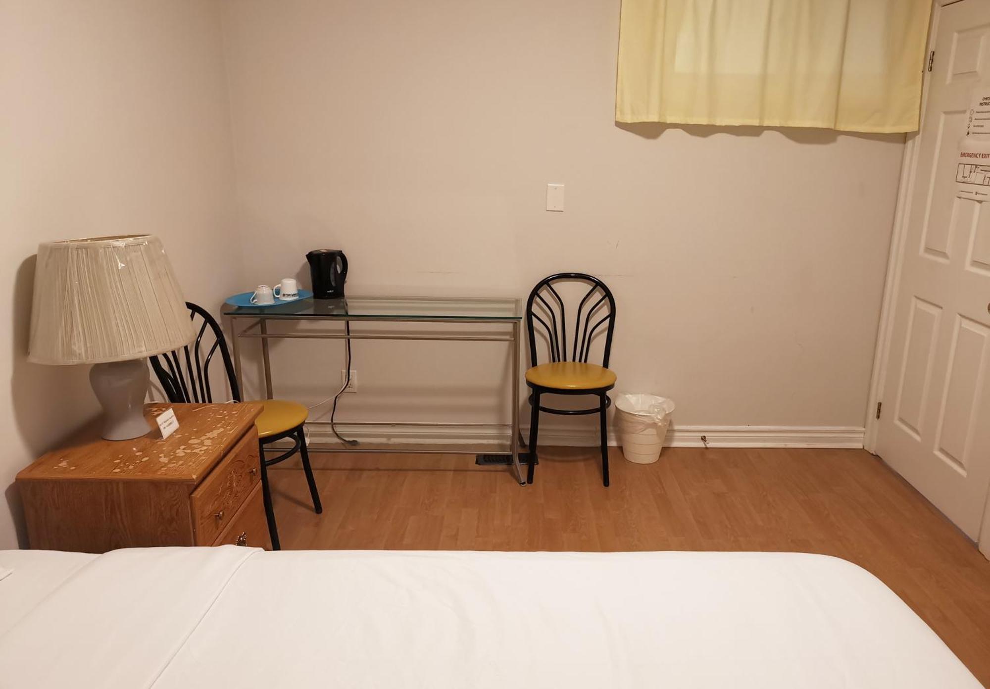 토론토 Cozy Private Rm Heart Of North York Free Parking Full Kitchen Close To Downtown 아파트 외부 사진