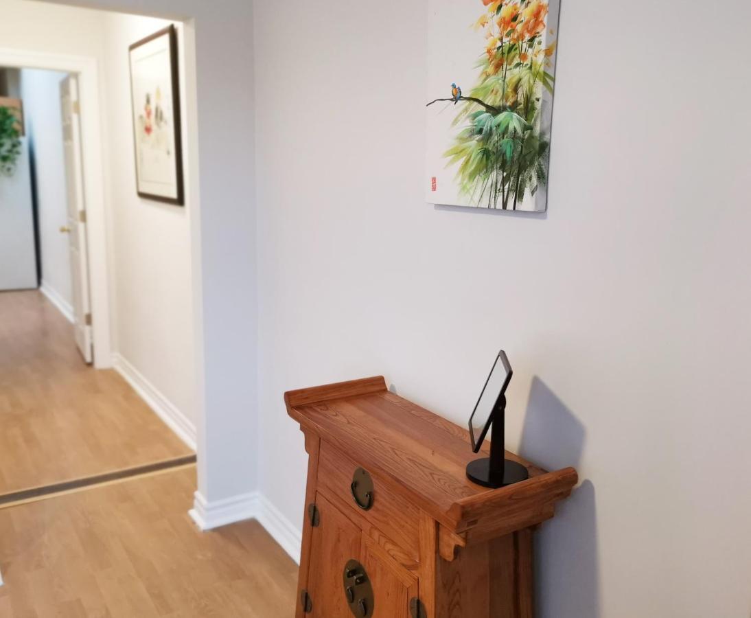 토론토 Cozy Private Rm Heart Of North York Free Parking Full Kitchen Close To Downtown 아파트 외부 사진